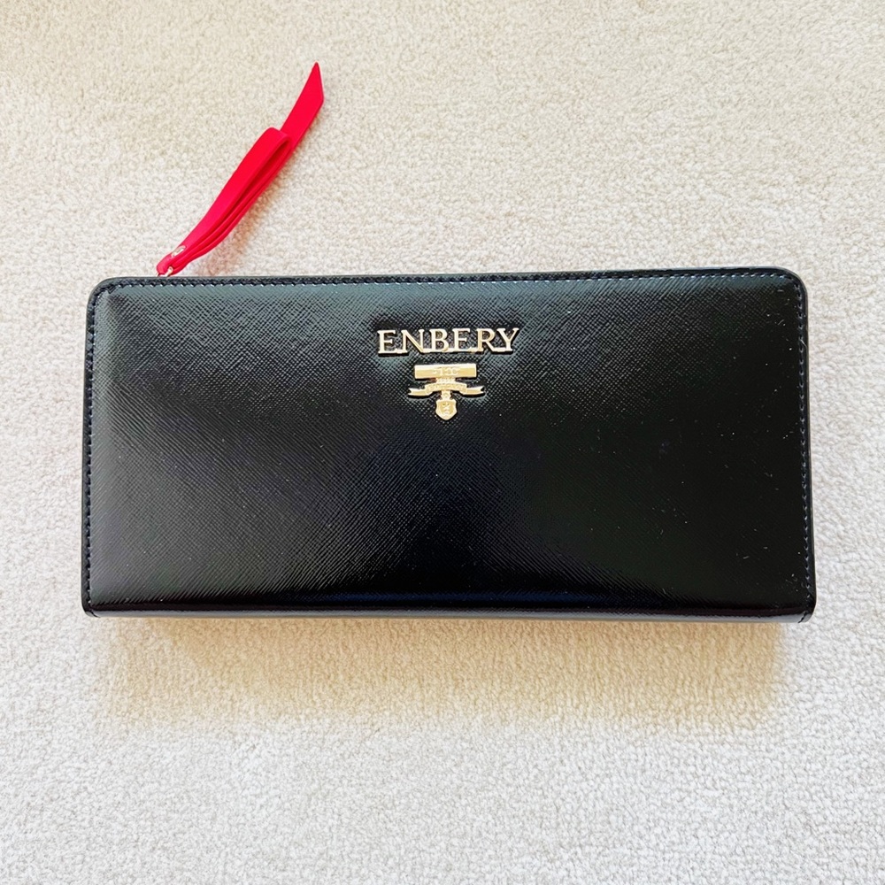 Enbery Clutch Wallet in Black / Red